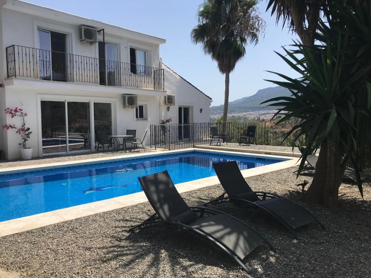 Studio Views Apartment, Cortijo Fruitful Hills マラガ エクステリア 写真