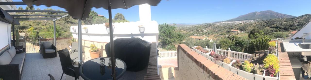 Studio Views Apartment, Cortijo Fruitful Hills マラガ エクステリア 写真